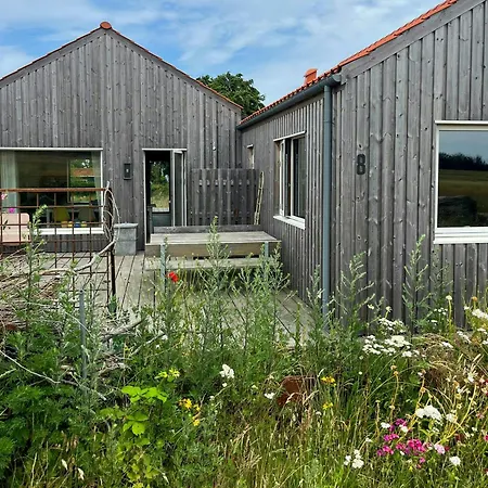 Authentic Design With Sea Views In Hébergement de vacances